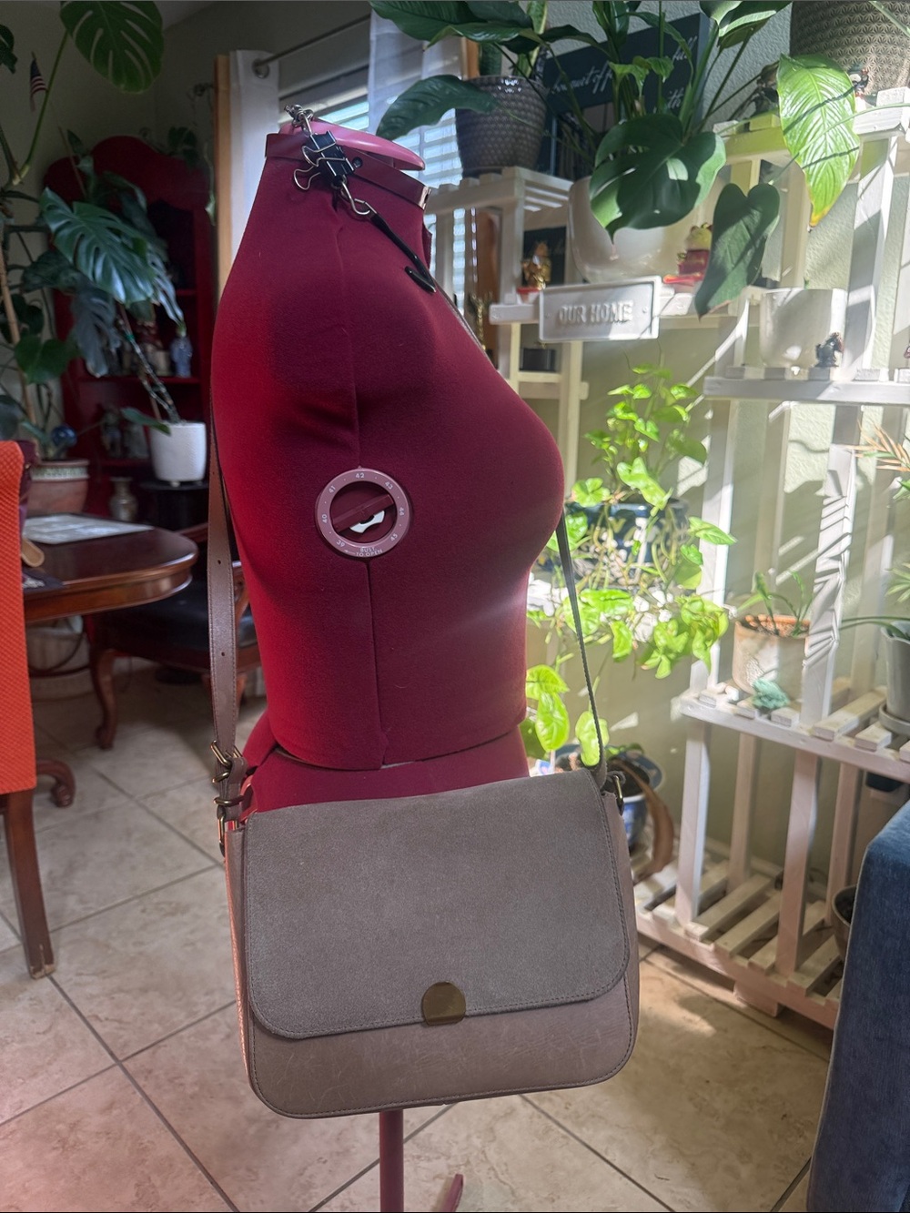 Madewell, The Abroad Shoulder Bag / Convertible Crossbody Bag;suede.